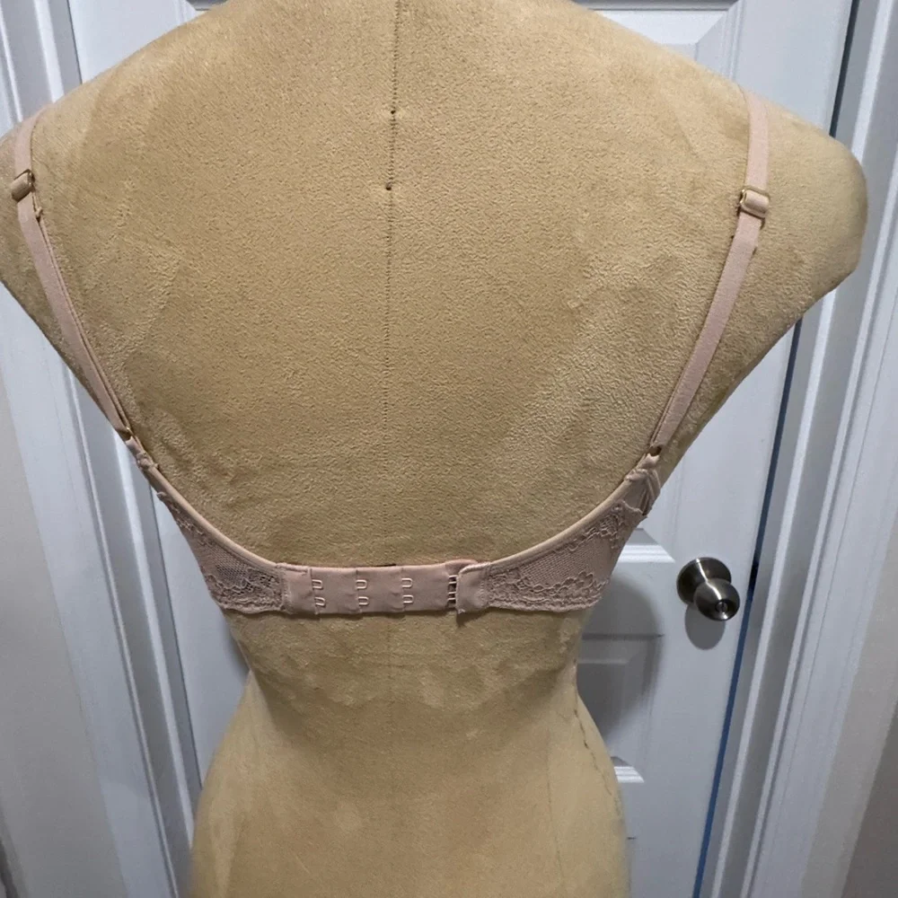 Natori Beige Lace Trim Bra - Picture 2 of 8